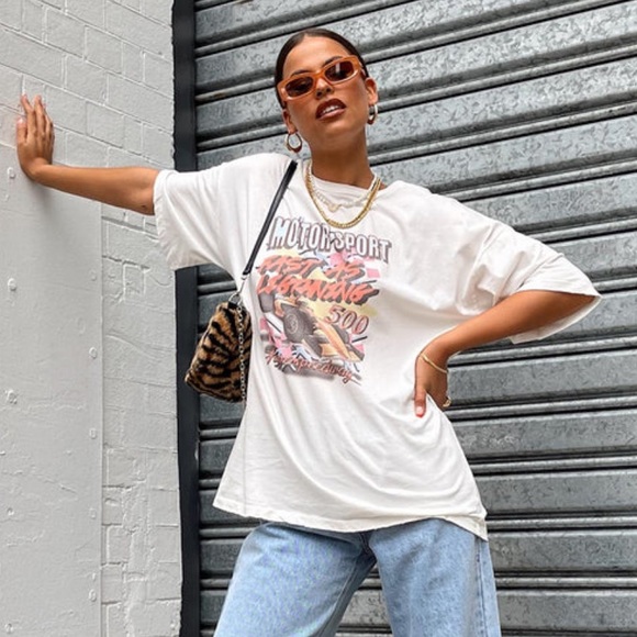 Princess Polly White Graphic Tee - Picture 5 of 9